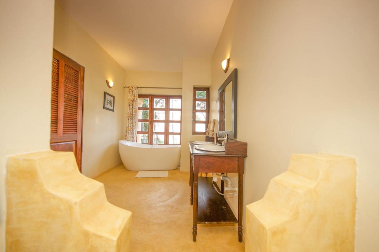 Brovad Sands Lodge Kalangala المظهر الخارجي الصورة